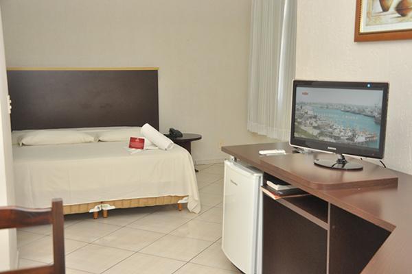 Hotel Maestro Express Toledo Толедо Экстерьер фото
