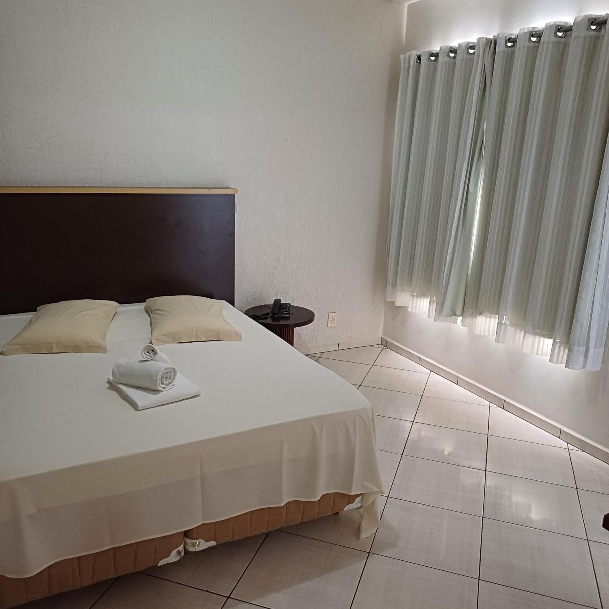 Hotel Maestro Express Toledo Толедо Экстерьер фото