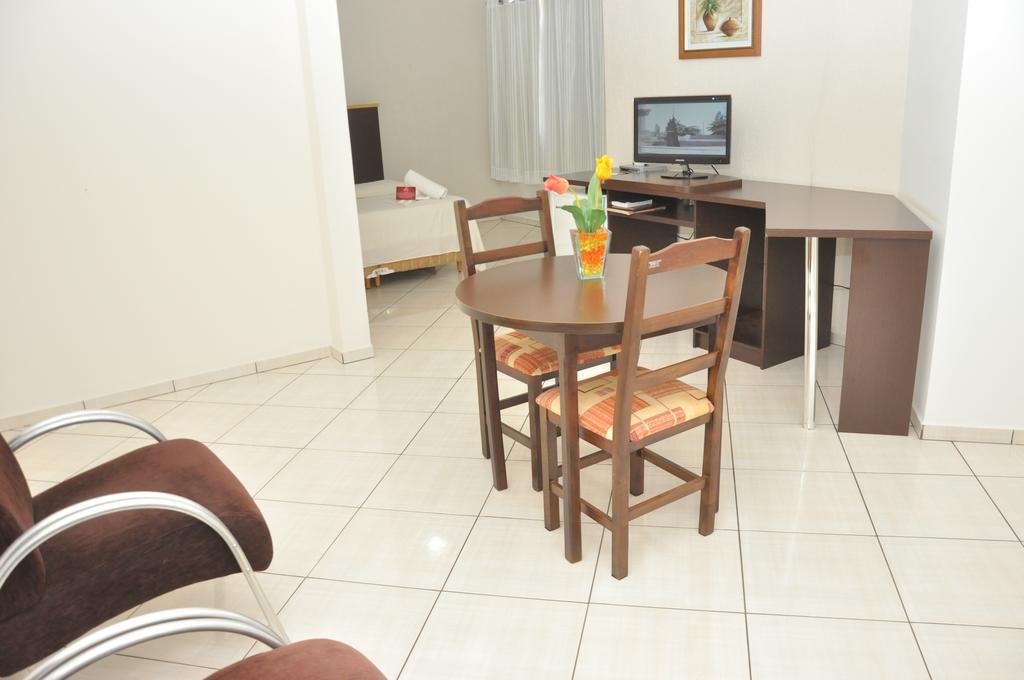 Hotel Maestro Express Toledo Толедо Экстерьер фото
