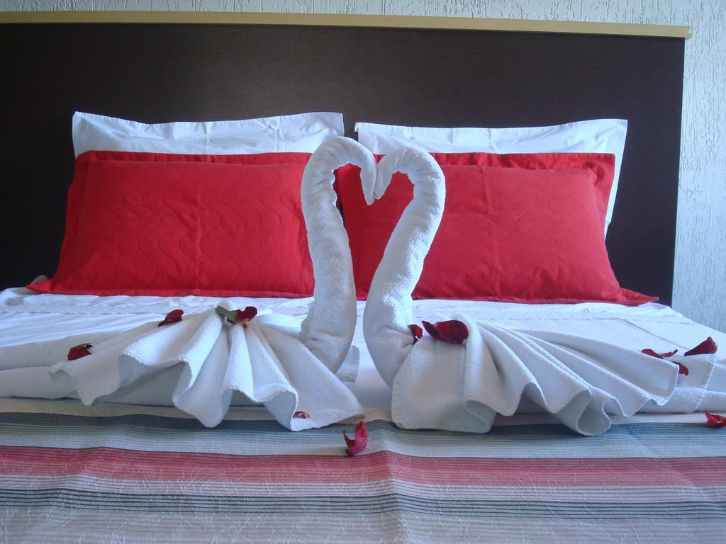 Hotel Maestro Express Toledo Толедо Экстерьер фото